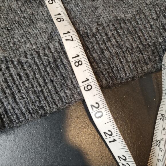 Banana Republic Petite Small Gray Wool Blend Sweater - Picture 3 of 7